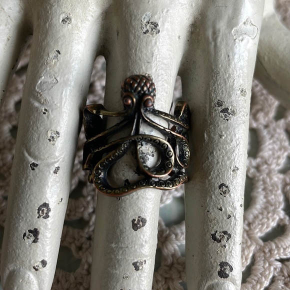 Brass octopus ring, size 6.5 - Picture 1 of 4